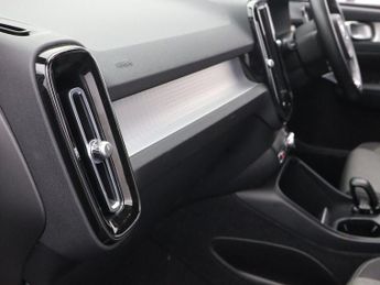 VOLVO XC40 1.5h T4 Recharge 10.7kWh Core SUV 5dr Petrol Plug-in Hybrid Auto