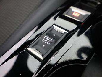 PEUGEOT E-2008 50kWh GT SUV 5dr Electric Auto (7kW Charger) (136 ps)