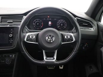 VOLKSWAGEN TIGUAN 2.0 TDI R-Line SUV 5dr Diesel DSG 4Motion Euro 6 (s/s) (150 ps)