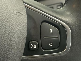 RENAULT CLIO 0.9 TCe Iconic Hatchback 5dr Petrol Manual Euro 6 (s/s) (90 ps) 