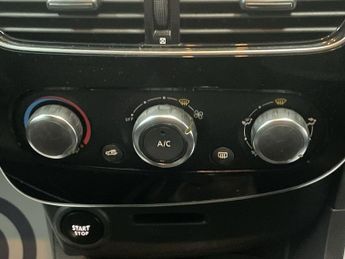 RENAULT CLIO 0.9 TCe Iconic Hatchback 5dr Petrol Manual Euro 6 (s/s) (90 ps) 