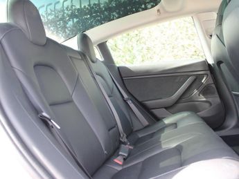 TESLA Model 3 Standard Range Plus Saloon 4dr Electric Auto RWD (241 bhp)