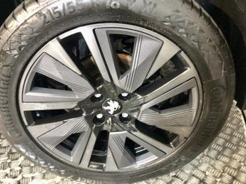 PEUGEOT E-2008 50kWh GT Premium SUV 5dr Electric Auto (136 ps)