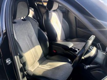 PEUGEOT E-2008 50kWh GT Premium SUV 5dr Electric Auto (136 ps)