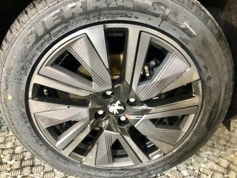 PEUGEOT E-2008 50kWh GT Premium SUV 5dr Electric Auto (136 ps)