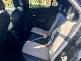 PEUGEOT E-2008 50kWh GT Premium SUV 5dr Electric Auto (136 ps)