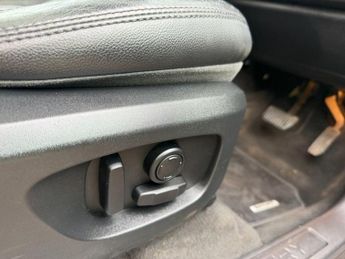 LAND ROVER DISCOVERY SPORT 2.2 SD4 HSE SUV 5dr Diesel Auto 4WD Euro 5 (s/s) (190 ps)