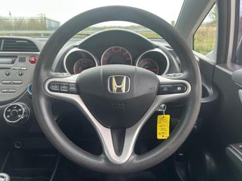 HONDA JAZZ 1.4 i-VTEC ES Hatchback 5dr Petrol i SHIFT Euro 4 (100 ps)