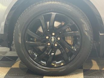 LAND ROVER DISCOVERY 3.0 SD V6 Landmark Edition SUV 5dr Diesel Auto 4WD Euro 6 (s/s) 