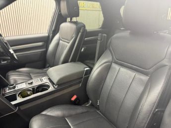 LAND ROVER DISCOVERY 3.0 SD V6 Landmark Edition SUV 5dr Diesel Auto 4WD Euro 6 (s/s) 