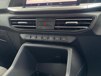 FORD TOURNEO CONNECT 2.0 EcoBlue Titanium MPV 5dr Diesel DCT Euro 6 (s/s) (122 ps)