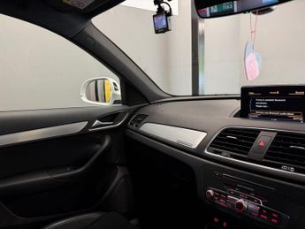 AUDI Q3 2.0 Audi Q3 40 5dr Petrol quattro