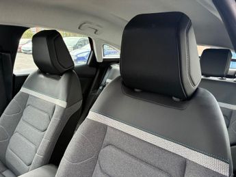 CITROEN e-C4 50kWh Sense Hatchback 5dr Electric Auto (7.4kW Charger) (136 ps)