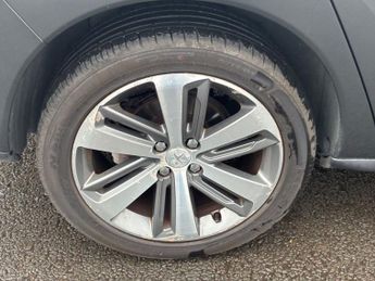 PEUGEOT 3008 2.0 HDi Allure SUV 5dr Diesel Auto Euro 5 (163 ps)