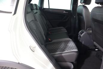 VOLKSWAGEN TIGUAN 1.5 TSI R-Line DSG Euro 6 (s/s) 5dr