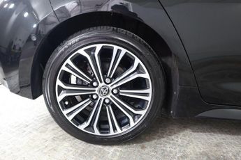TOYOTA COROLLA 1.8 VVT-h Design CVT Euro 6 (s/s) 5dr