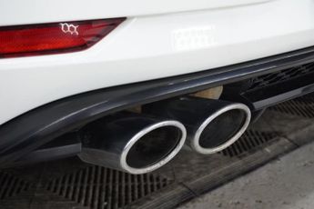 VOLKSWAGEN GOLF 2.0 TSI R Hatchback 5dr Petrol DSG 4Motion Euro 6 (s/s) (310 ps)