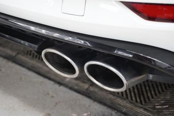 VOLKSWAGEN GOLF 2.0 TSI R Hatchback 5dr Petrol DSG 4Motion Euro 6 (s/s) (310 ps)