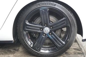 VOLKSWAGEN GOLF 2.0 TSI R Hatchback 5dr Petrol DSG 4Motion Euro 6 (s/s) (310 ps)
