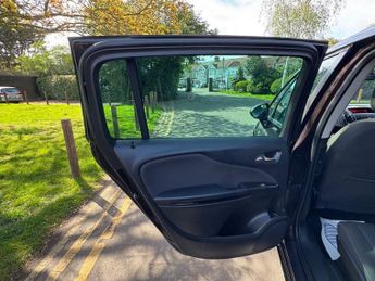 VAUXHALL ZAFIRA TOURER 1.4i Turbo SRi MPV 5dr Petrol Auto Euro 6 (140 ps)