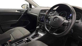 VOLKSWAGEN E-GOLF 35.8kWh e-Golf Hatchback 5dr Electric Auto (136 ps)