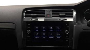 VOLKSWAGEN E-GOLF 35.8kWh e-Golf Hatchback 5dr Electric Auto (136 ps)