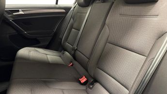 VOLKSWAGEN E-GOLF 35.8kWh e-Golf Hatchback 5dr Electric Auto (136 ps)