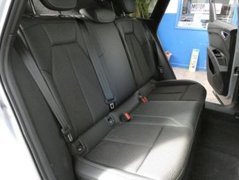 AUDI Q4 E-TRON 40 S line SUV 5dr Electric Auto 82kWh (204 ps)