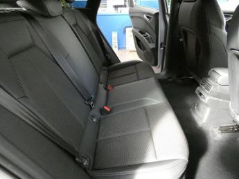 AUDI Q4 E-TRON 40 S line SUV 5dr Electric Auto 82kWh (204 ps)