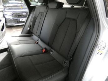 AUDI Q4 E-TRON 40 S line SUV 5dr Electric Auto 82kWh (204 ps)