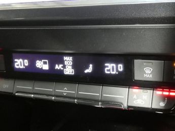 AUDI Q4 E-TRON 40 S line SUV 5dr Electric Auto 82kWh (204 ps)