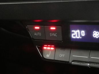 AUDI Q4 E-TRON 40 S line SUV 5dr Electric Auto 82kWh (204 ps)