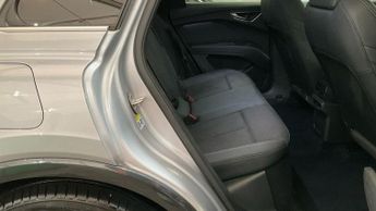 AUDI Q4 E-TRON 40 S line SUV 5dr Electric Auto 82kWh (204 ps)