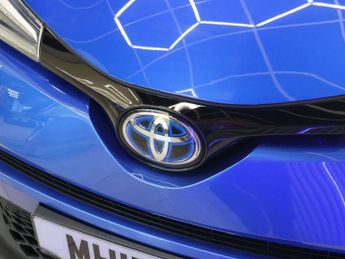 TOYOTA C-HR 1.8 VVT-h Dynamic SUV 5dr Petrol Hybrid CVT Euro 6 (s/s) (122 ps