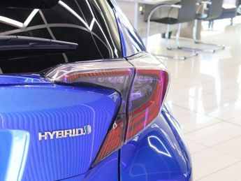 TOYOTA C-HR 1.8 VVT-h Dynamic SUV 5dr Petrol Hybrid CVT Euro 6 (s/s) (122 ps
