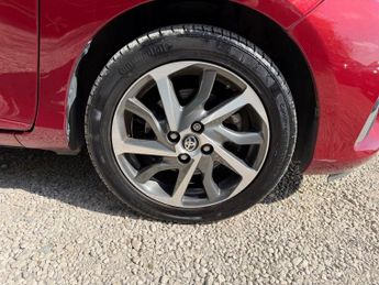 TOYOTA YARIS 1.5 VVT-h Y20 Bi-tone Hatchback 5dr Petrol Hybrid Auto 