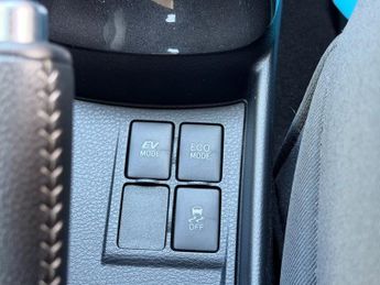 TOYOTA YARIS 1.5 VVT-h Y20 Bi-tone Hatchback 5dr Petrol Hybrid Auto 