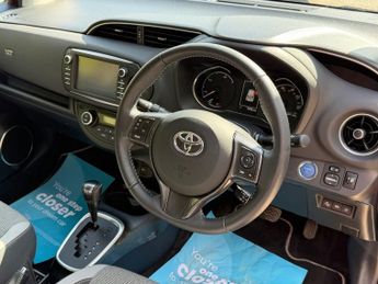 TOYOTA YARIS 1.5 VVT-h Y20 Bi-tone Hatchback 5dr Petrol Hybrid Auto 