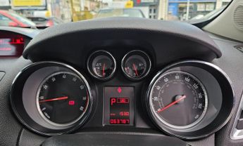 VAUXHALL MOKKA 1.4T Exclusiv AUTOMATIC SUV 5dr Petrol Auto 2WD Euro 5 (140 ps)