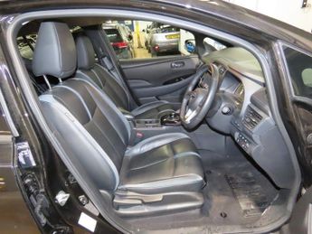 NISSAN LEAF 40kWh Tekna Hatchback 5dr Electric Auto (150 ps) Android Auto / 