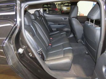 NISSAN LEAF 40kWh Tekna Hatchback 5dr Electric Auto (150 ps) Android Auto / 