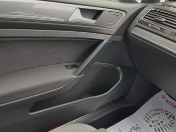 VOLKSWAGEN GOLF 2.0 TDI R-Line Hatchback 5dr Diesel DSG Euro 6 (s/s) (150 ps)