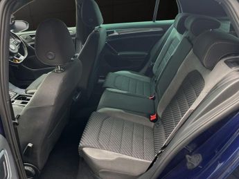 VOLKSWAGEN GOLF 2.0 TDI R-Line Hatchback 5dr Diesel DSG Euro 6 (s/s) (150 ps)