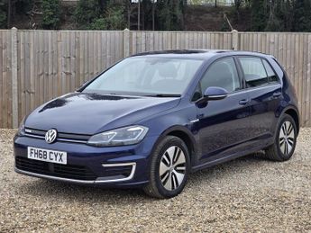 Volkswagen Golf 35.8kWh e-Golf Hatchback 5dr Electric Auto (136 ps)