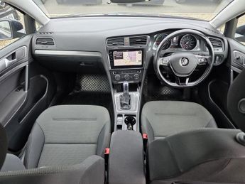 VOLKSWAGEN E-GOLF 35.8kWh e-Golf Hatchback 5dr Electric Auto (136 ps)