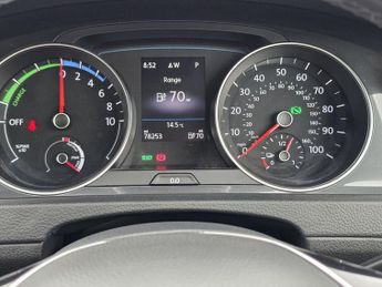 VOLKSWAGEN E-GOLF 35.8kWh e-Golf Hatchback 5dr Electric Auto (136 ps)