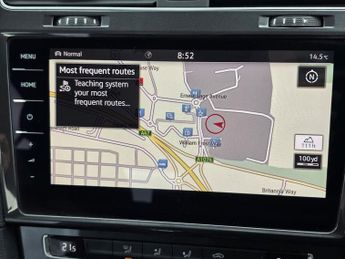 VOLKSWAGEN E-GOLF 35.8kWh e-Golf Hatchback 5dr Electric Auto (136 ps)
