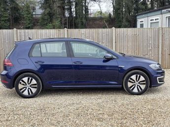 VOLKSWAGEN E-GOLF 35.8kWh e-Golf Hatchback 5dr Electric Auto (136 ps)