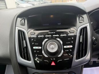 FORD FOCUS 1.6 TDCi Titanium Navigator Estate 5dr Diesel Manual Euro 5 (s/s