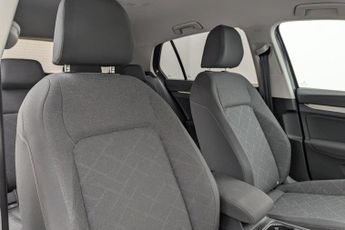 VOLKSWAGEN GOLF 1.0 eTSI MHEV Life Hatchback 5dr Petrol Hybrid DSG Euro 6 (s/s) 